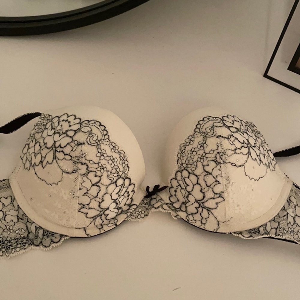 Victoria’s Secret Dream Angels Push Up Bra 32D